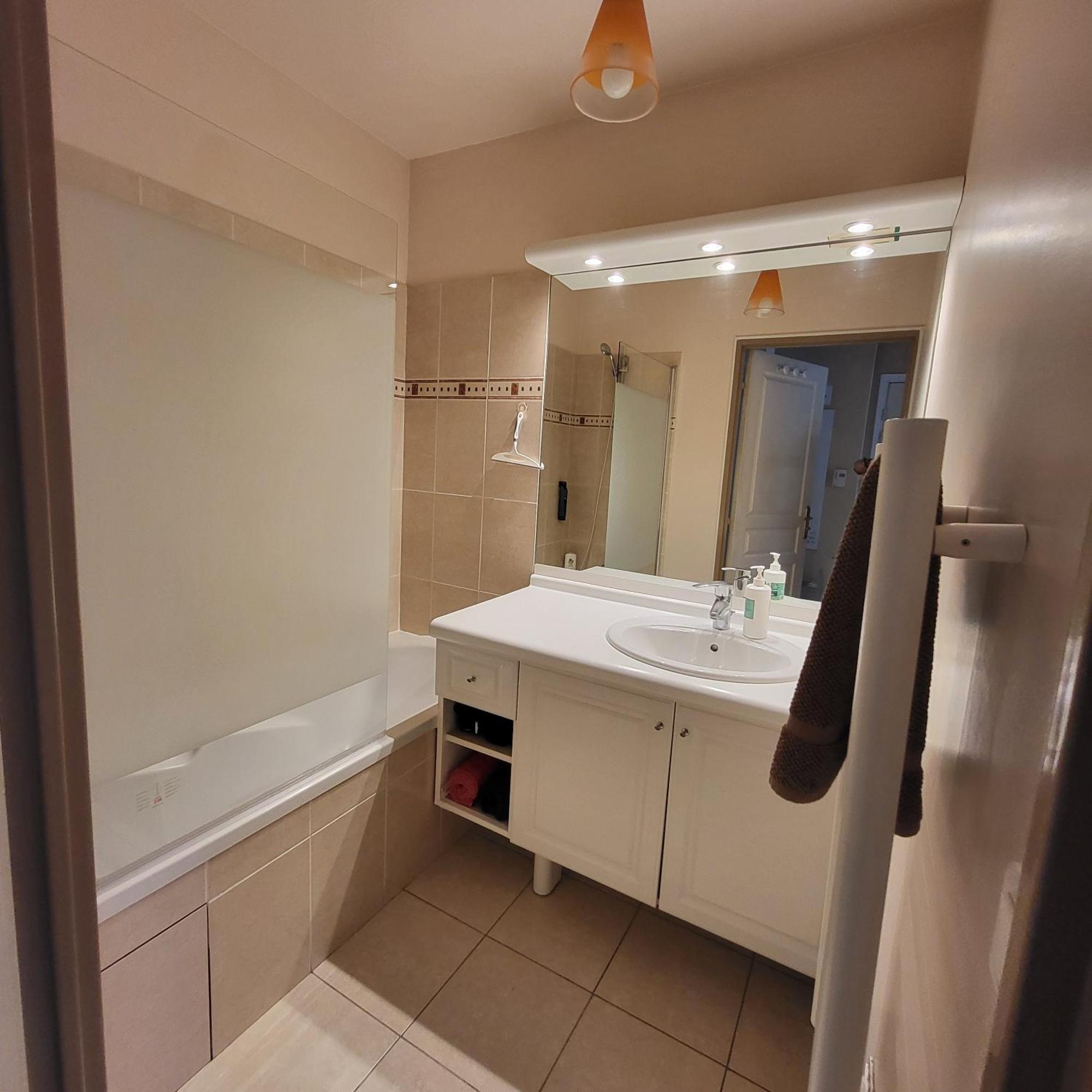Coeur D'Azur Apartment Сен-Лоран-дю-Вар Екстериор снимка